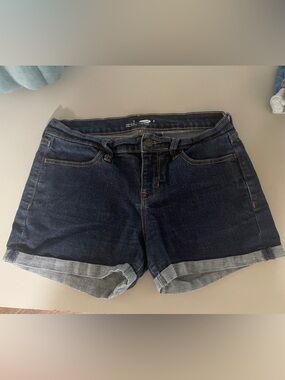 Old Navy Girls Denim Shorts Size 6 Blue Medium Wash Cuffed Pockets.
